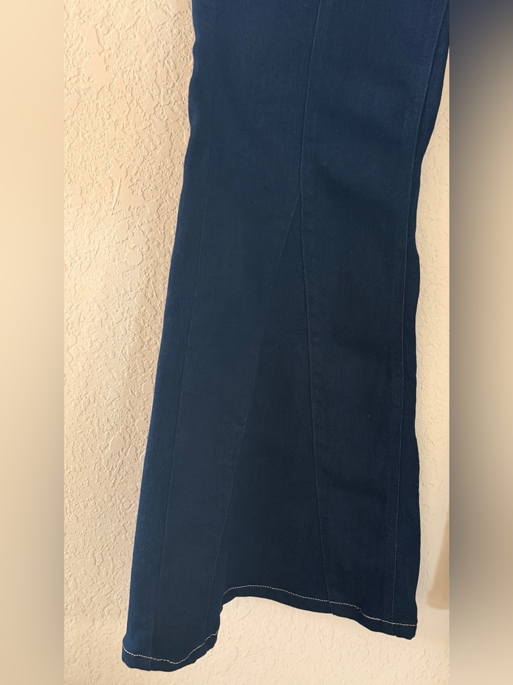 Pilcro High-Rise flare Wide-Leg Women’s Jeans in Dark Blue - Picture 5 of 7